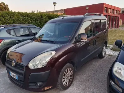 Usata Fiat Doblò Dynamic 135 CV (99 kW) 2010 Marrone Monovolume