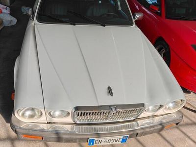 Usata Jaguar XJ6 Sovereign 200 CV (147 kW) 1983 Bianco Berlina