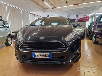 Begagnad Ford Fiesta Titanium 75 HK (55 kW) 2013 Blå Sedan