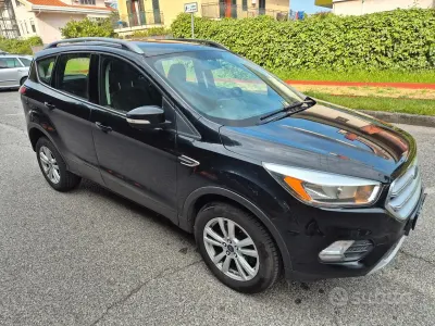 Usata Ford Kuga Titanium 120 CV (88 kW) 2017 Nero SUV