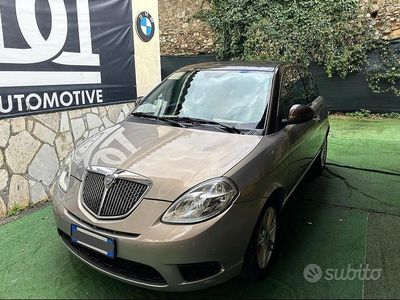 Usata Lancia Ypsilon 69 CV (50 kW) 2010 Grigio Utilitaria