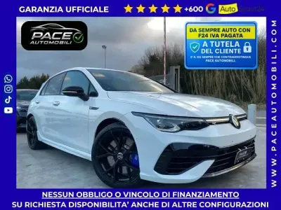 Usata VW Golf VIII R 320 CV (235 kW) 2023 Bianco pastello Berlina