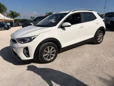 Usata Kia Stonic Urban 84 CV (61 kW) 2022 Bianco SUV