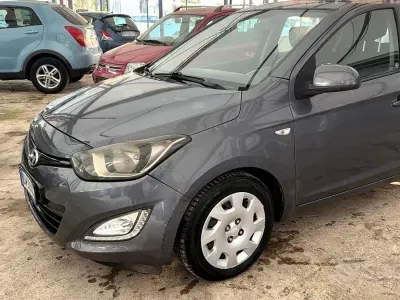 Usata Hyundai i20 Classic 85 CV (62 kW) 2014 Grigio Utilitaria