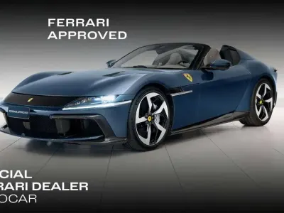 Usata Ferrari 12 Cilindri 829 CV (609 kW) 2025 Blu/azzurro Cabrio