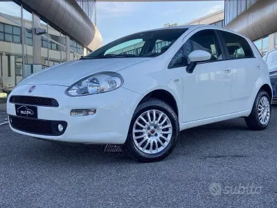 Usata Fiat Punto Street 77 CV (56 kW) 2013 Bianco Utilitaria