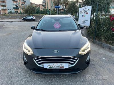 Usata Ford Focus 120 CV (88 kW) 2019 Grigio Station wagon