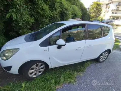 Usata Opel Meriva 95 CV (69 kW) 2014 Bianco Monovolume