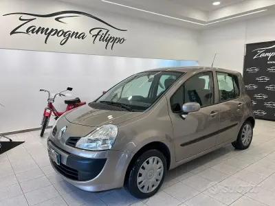 Usata Renault Modus Dynamique 86 CV (63 kW) 2009 Marrone Monovolume