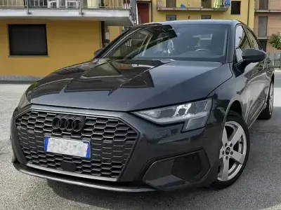 Usata Audi A3 Sportback 116 CV (85 kW) 2022 Grigio Utilitaria