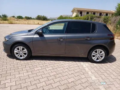 Usata Peugeot 308 Business-Line 131 CV (96 kW) 2021 Grigio Berlina