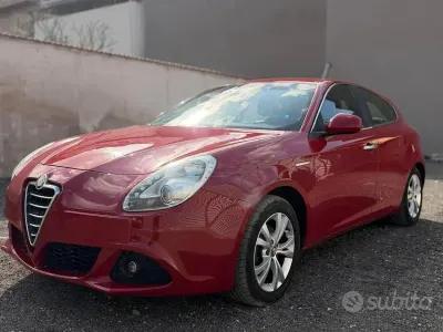 Usata Alfa Romeo Giulietta 120 CV (88 kW) 2012 Rosso Utilitaria