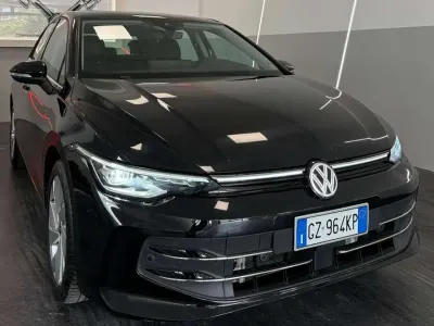 Usata VW Golf VIII R-line Plus 150 CV (110 kW) 2025 Nero Berlina