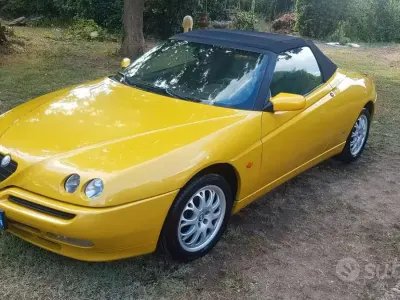 Usata Alfa Romeo Spider 144 CV (105 kW) 1999 Giallo Cabrio