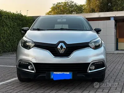 Usata Renault Captur Life 90 CV (66 kW) 2016 Grigio SUV
