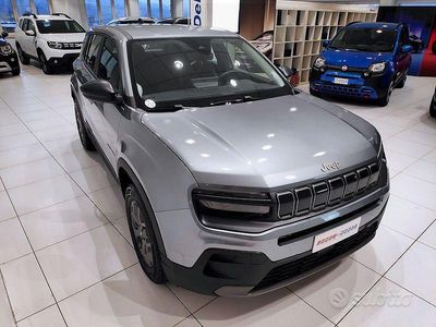 Nuova Jeep Avenger Longitude 101 CV (74 kW) 2025 Grigio SUV