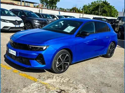 Usata Opel Astra 131 CV (96 kW) 2024 Bluazzurro Utilitaria