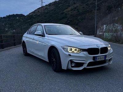 Begagnad BMW 318 143 HK (105 kW) 2012 Vit Sedan