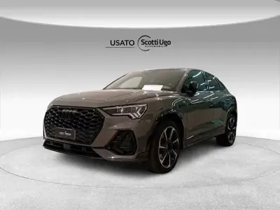 Usata Audi Q3 Sportback Ambiente 200 CV (147 kW) 2023 Grigio SUV