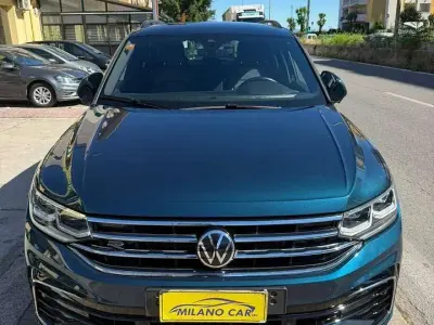 Usata VW Tiguan R-line 150 CV (110 kW) 2021 Verde SUV