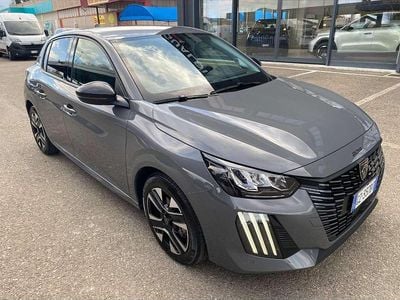 Usata Peugeot 208 Allure 101 CV (74 kW) 2025 Grigio Utilitaria