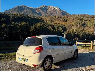 Usata Renault Clio II Dynamique 86 CV (63 kW) 2011 Bianco Berlina