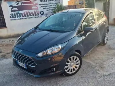 Usata Ford Fiesta Titanium 75 CV (55 kW) 2014 Bianco Utilitaria
