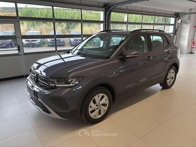 Smoky grey metallizzato Usata 2024 VW T-Cross Life SUV | 19.890 € (Buon prezzo)