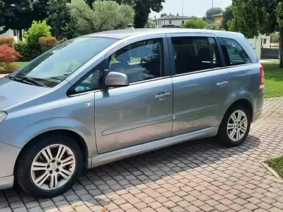 Usata Opel Zafira Cosmo 94 CV (69 kW) 2008 Grigio Monovolume