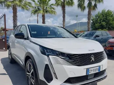Usata Peugeot 3008 Allure 131 CV (96 kW) 2023 Bianco SUV