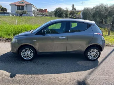 Usata Lancia Ypsilon Silver 80 CV (58 kW) 2013 Grigio Utilitaria