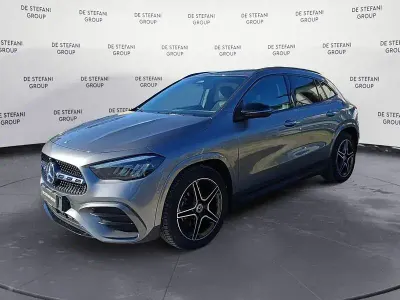 Usata Mercedes GLA200 Advanced Plus 150 CV (110 kW) 2023 Grigio montagna SUV