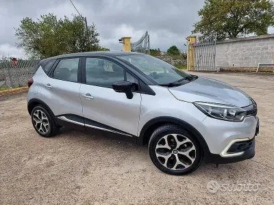 Usata Renault Captur Intens 90 CV (66 kW) 2018 Grigio SUV