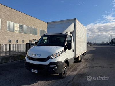 Usata Iveco Daily 135 CV (99 kW) 2018 Bianco Berlina