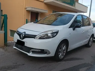 Usata Renault Scenic E-Tech LIMITED 110 CV (80 kW) 2015 Bianco Monovolume