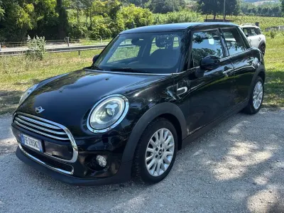 Usata Mini Cooper D Cabriolet 116 CV (85 kW) 2016 Nero Cabrio