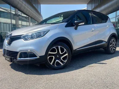 Usata Renault Captur Intens 90 CV (66 kW) 2016 Grigio SUV