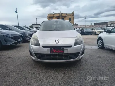 Usata Renault Scénic III Dynamique 110 CV (80 kW) 2010 Grigio Monovolume