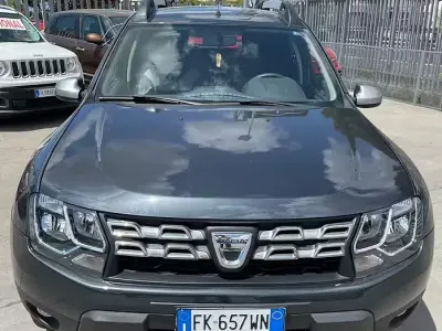 Usata Dacia Duster 109 CV (80 kW) 2017 Grigio SUV