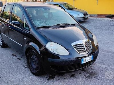 Usata Lancia Musa 90 CV (66 kW) 2007 Nero Monovolume