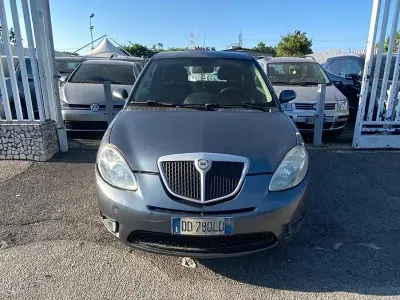 Usata Lancia Ypsilon 60 CV (44 kW) 2006 Grigio Utilitaria