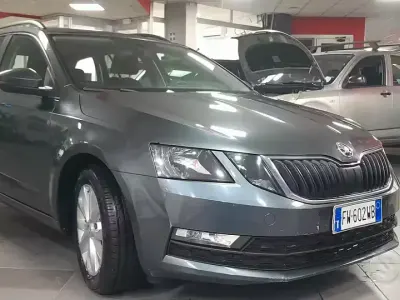 Usata Skoda Octavia 116 CV (85 kW) 2019 Grigio Station wagon