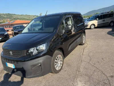 Usata Peugeot Partner 131 CV (96 kW) 2020 Nero Monovolume