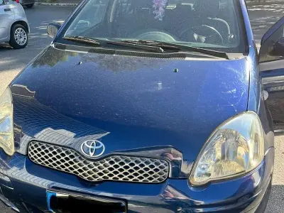 Usata Toyota Yaris 75 CV (55 kW) 2005 Blu Berlina
