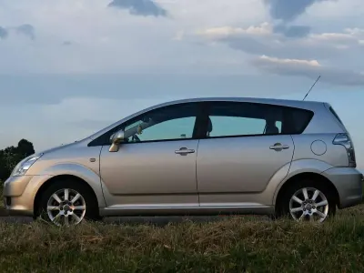Usata Toyota Corolla Verso Sol 110 CV (80 kW) 2006 Argento Monovolume
