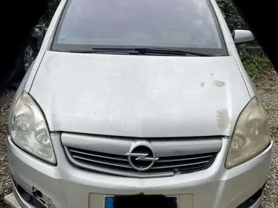 Usata Opel Zafira Cosmo 150 CV (110 kW) 2008 Monovolume