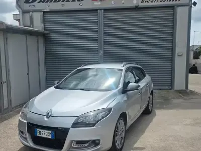 Usado Renault Mégane GT Line GT-Line 110 CV (80 kW) 2012 Gris Familiar