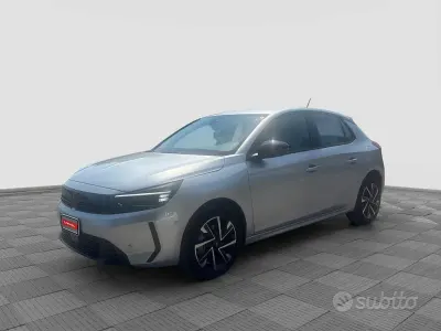 Usata Opel Corsa 101 CV (74 kW) 2025 Gris aluminium Utilitaria
