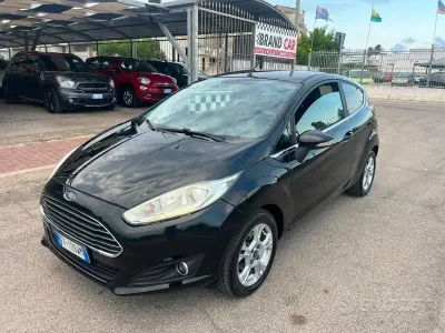Usata Ford Fiesta Titanium 95 CV (69 kW) 2016 Nero Utilitaria