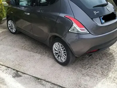 Usata Lancia Ypsilon Gold 69 CV (50 kW) 2015 Utilitaria
